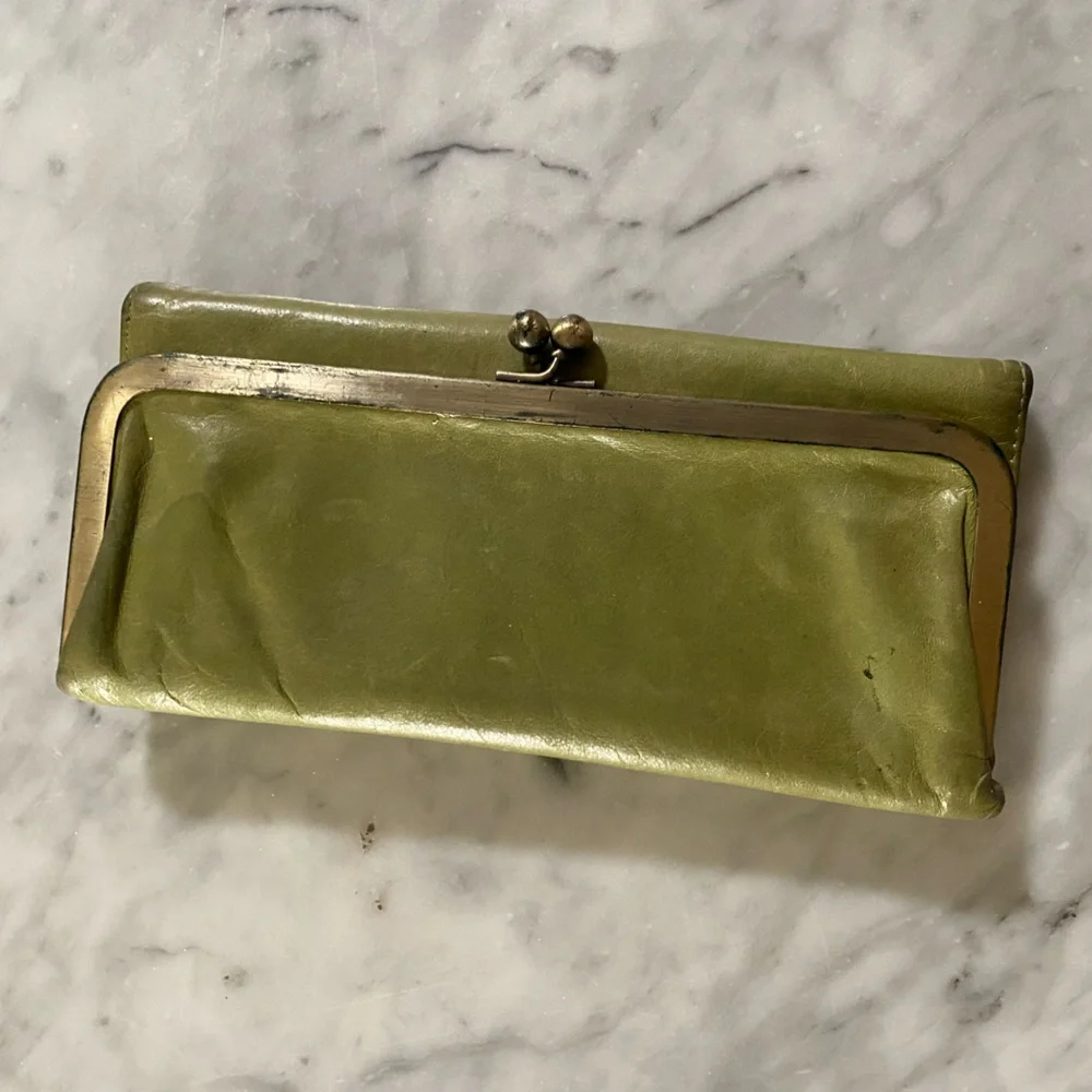 Hobo Women’s Leather Wallet - Light Green, Paisley Lining 🌿💫 - Picture 4 of 13
